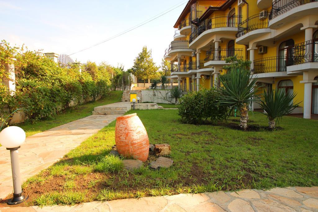 Menada Green Hills Apartments Sosopol Exterior foto