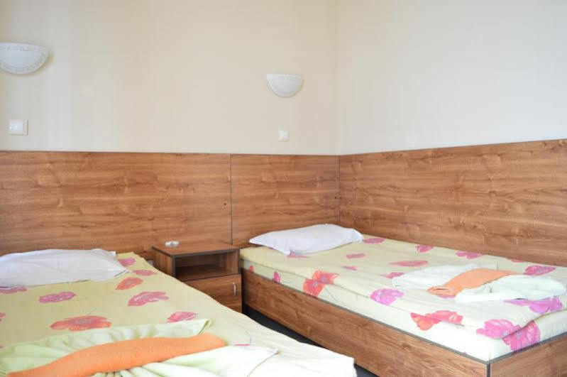 Menada Green Hills Apartments Sosopol Exterior foto