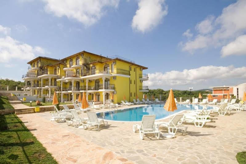 Menada Green Hills Apartments Sosopol Exterior foto