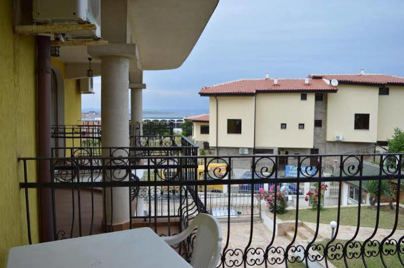 Menada Green Hills Apartments Sosopol Exterior foto