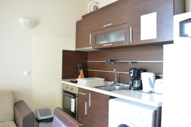 Menada Green Hills Apartments Sosopol Exterior foto