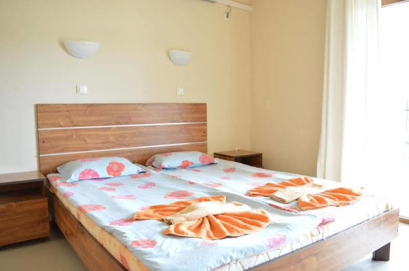 Menada Green Hills Apartments Sosopol Exterior foto