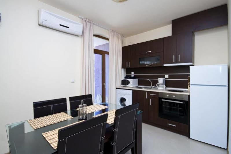 Menada Green Hills Apartments Sosopol Exterior foto