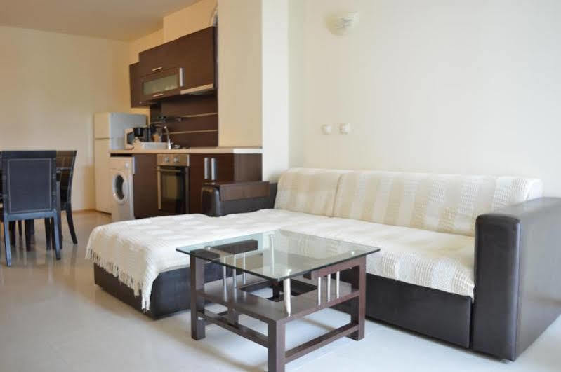 Menada Green Hills Apartments Sosopol Exterior foto