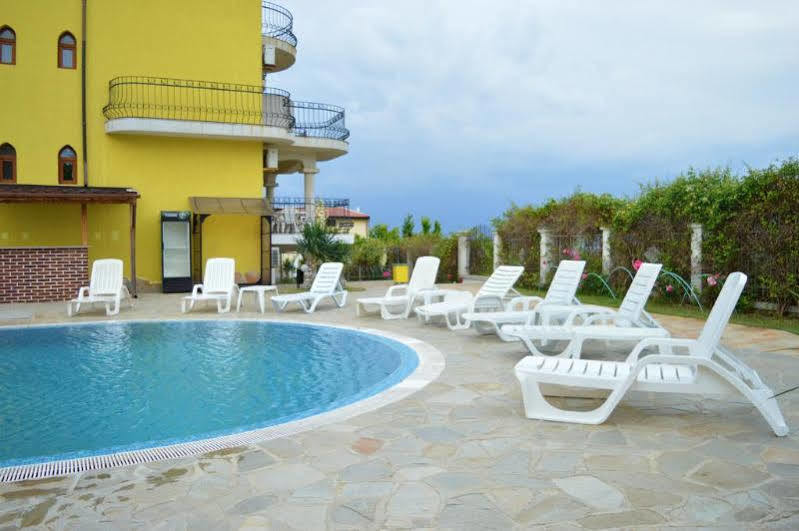 Menada Green Hills Apartments Sosopol Exterior foto
