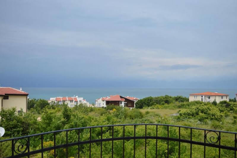 Menada Green Hills Apartments Sosopol Exterior foto