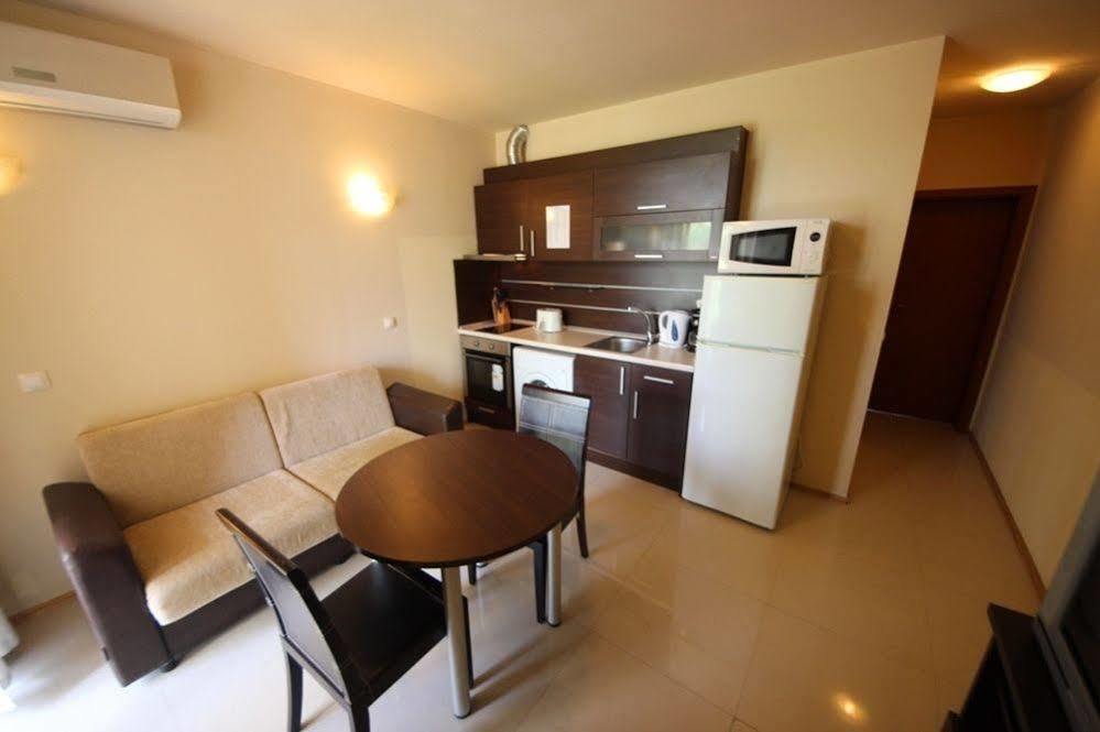 Menada Green Hills Apartments Sosopol Exterior foto