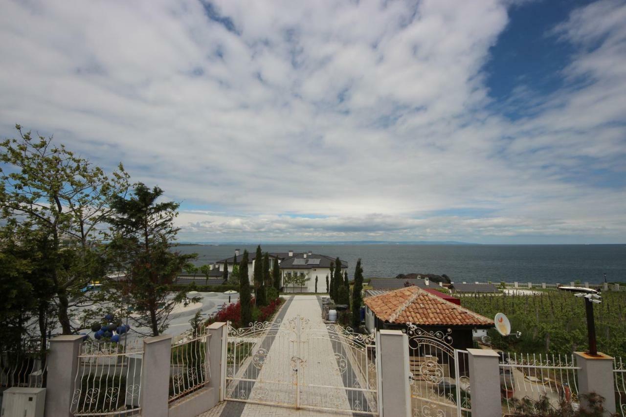 Menada Green Hills Apartments Sosopol Exterior foto